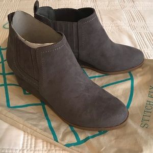 NEW Bria Grey Wedge Booties SIZE 6